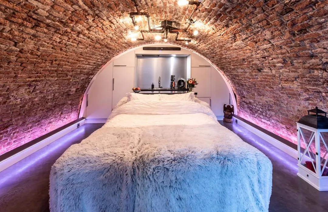 UKI-Hotel-1